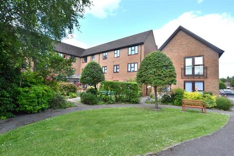 1 bedroom apartment for sale, Pinewood Court, Fleet GU51