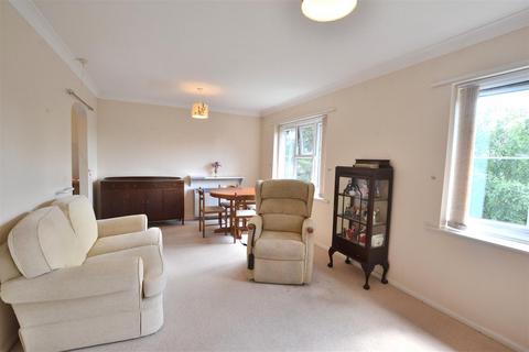 1 bedroom apartment for sale, Pinewood Court, Fleet GU51