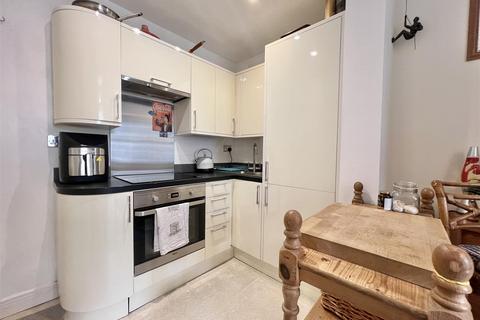 2 bedroom terraced house for sale, New Street, Bradford BD13