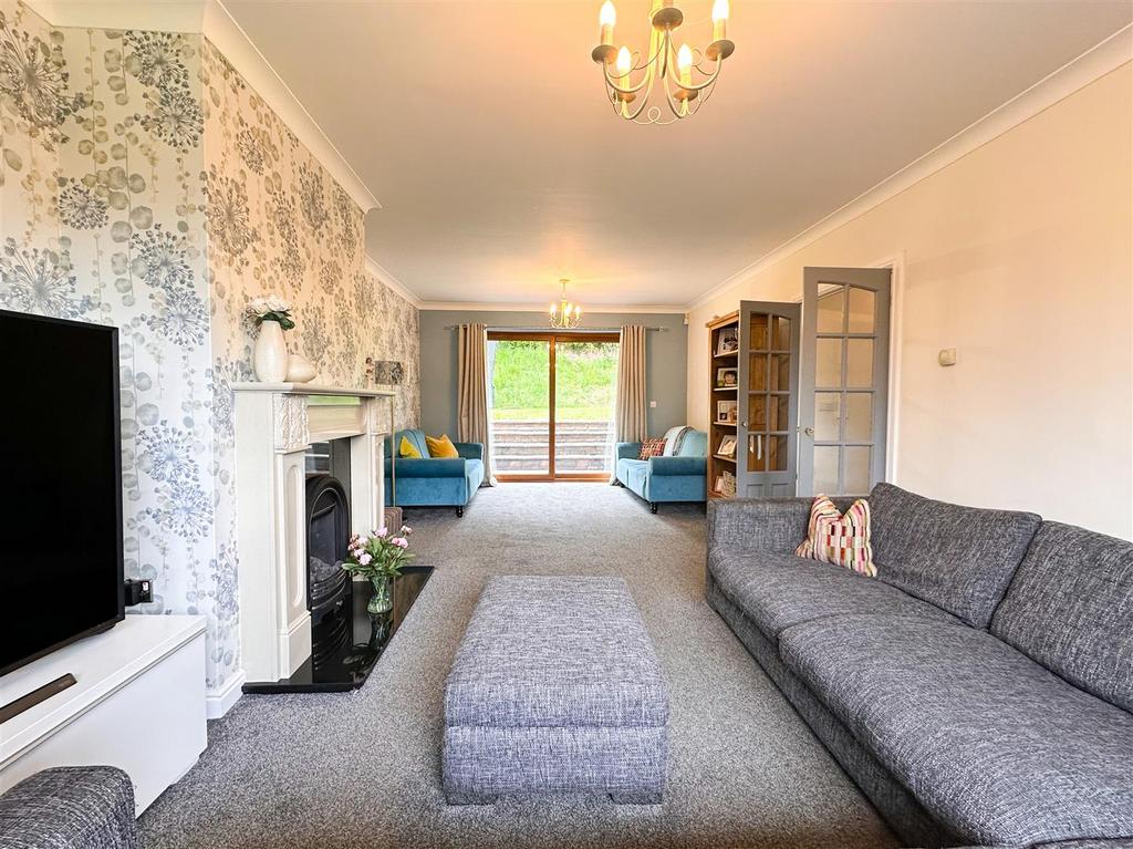 Dual aspect lounge