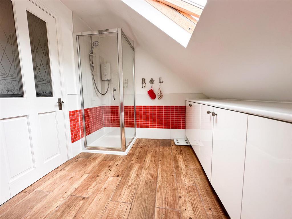 Ensuite shower room