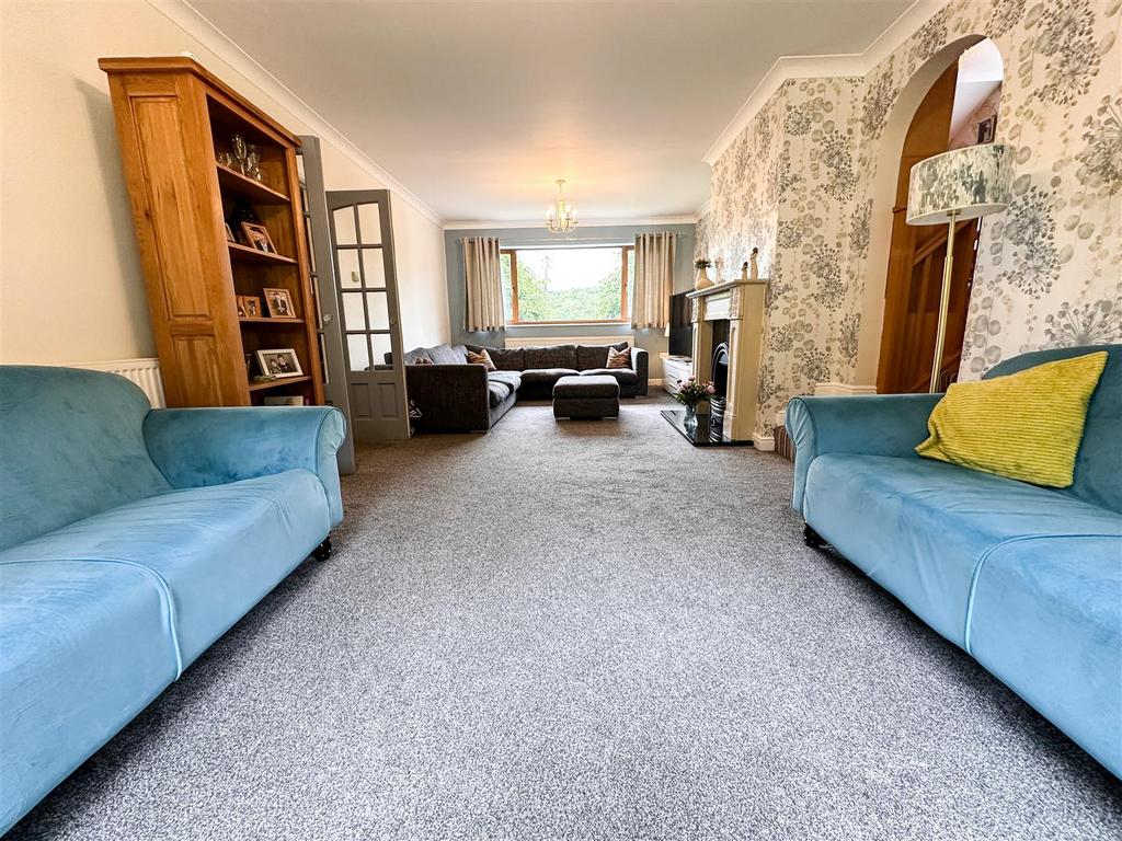 Dual aspect lounge
