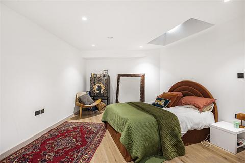 1 bedroom apartment to rent, Elgin Avenue, London W9