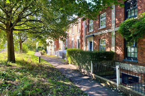 3 bedroom townhouse for sale, The Greencroft, Salisbury