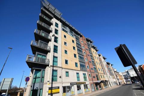 2 bedroom apartment to rent, City Point, Chapel Street, Salford