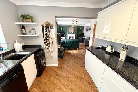 3 bedroom semi-detached house for sale, Holyrood Walk, Spalding