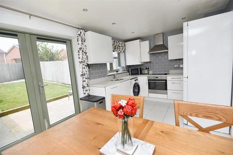 3 bedroom semi-detached house for sale, Maple Road, Shaftesbury