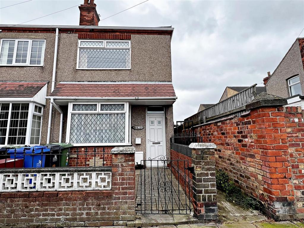 Fairview Avenue, Cleethorpes, N.E.... 3 bed end of terrace house for
