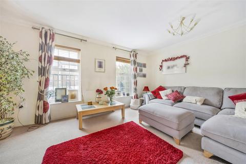 3 bedroom house for sale, Cavendish Walk, Epsom KT19