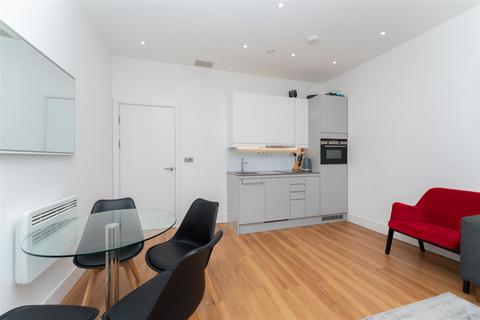 2 bedroom apartment for sale, Bath Road, Slough SL1