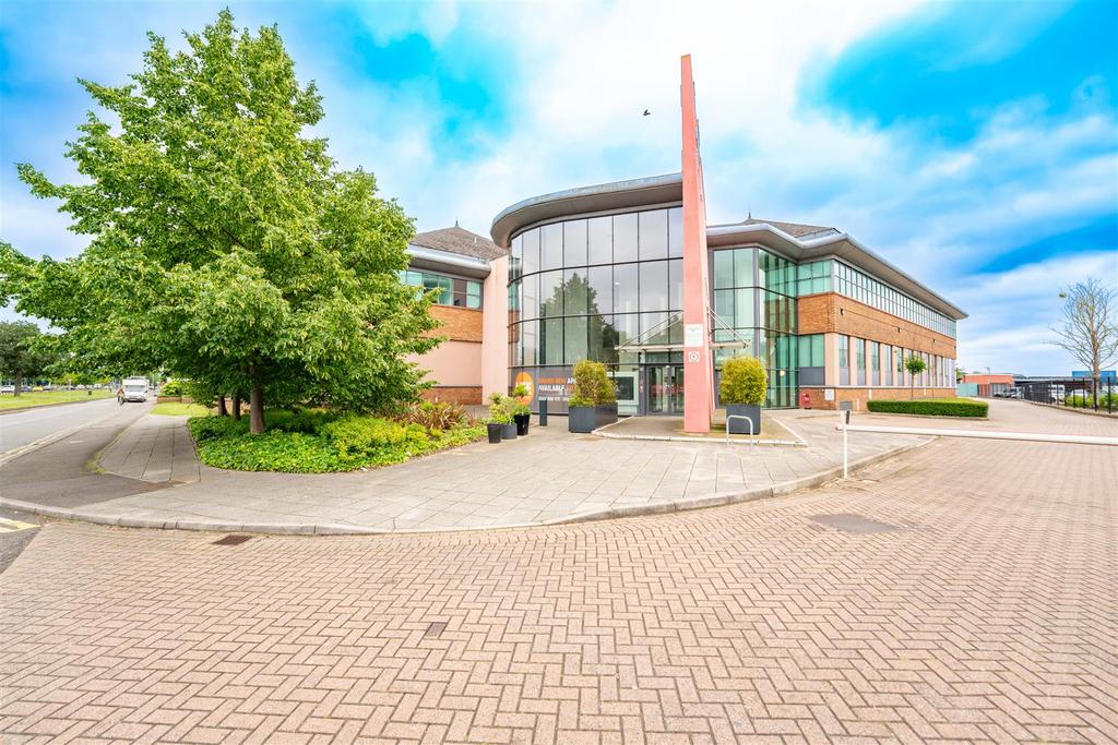 Bath Road, Slough SL1 2 bed apartment - £350,000