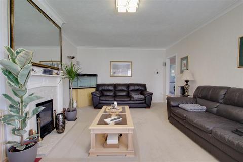 2 bedroom flat for sale, Princess Avenue, Worthing