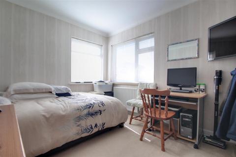 2 bedroom flat for sale, Princess Avenue, Worthing