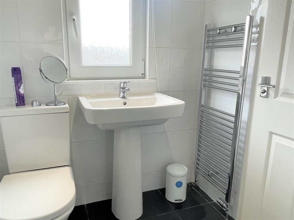 En-suite Shower