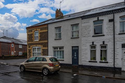 2 bedroom terraced house to rent, Railway Street, Cardiff CF24