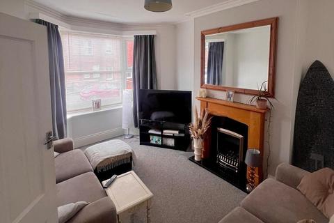 2 bedroom terraced house to rent, Harcourt Avenue, Scarborough