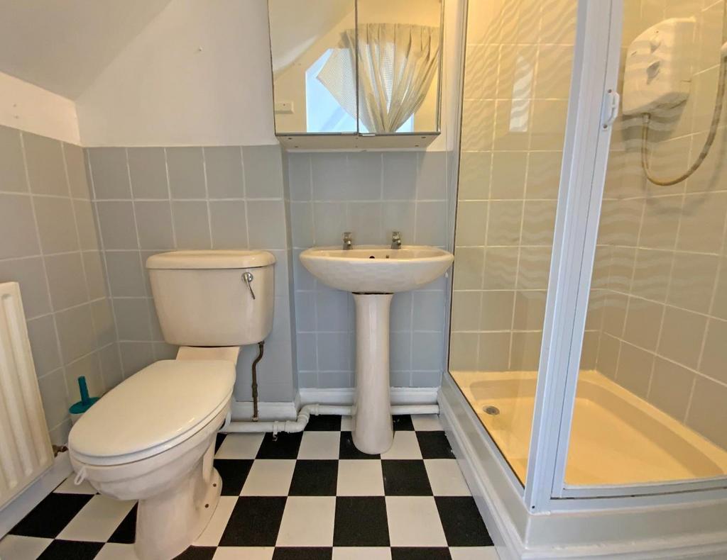 Shower Room.jpg