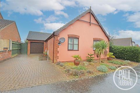 3 bedroom detached bungalow to rent, Swallowfields, Carlton Colville, NR33