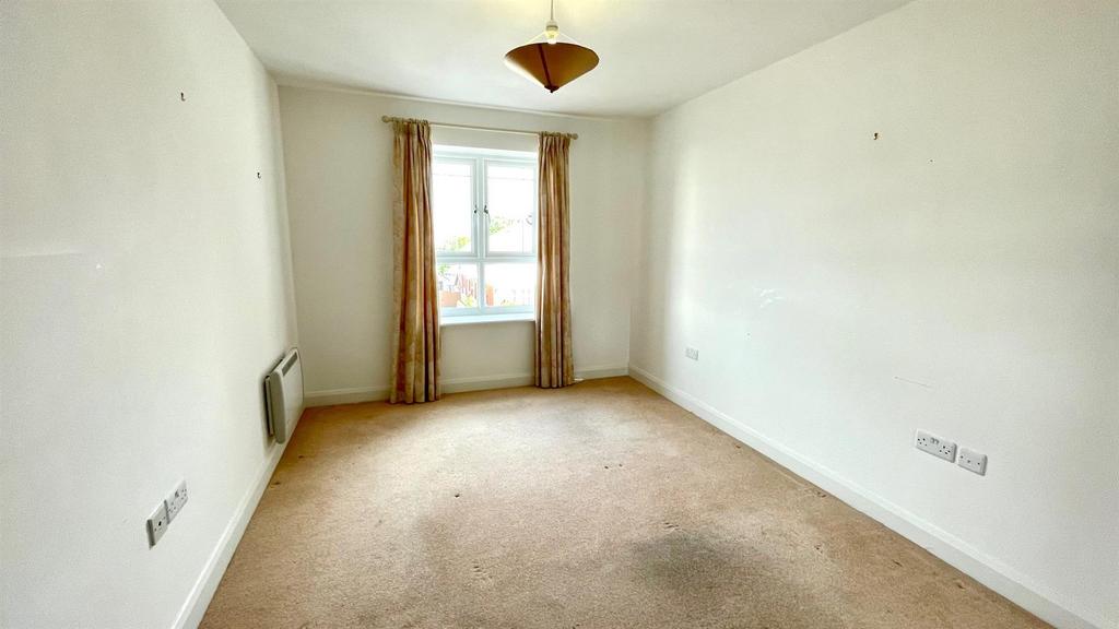 Principal bedroom