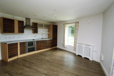 2 bedroom flat to rent, Kernmantle House, The Roperies, High Wycombe HP13
