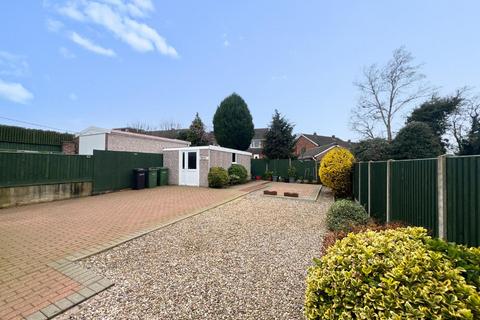 2 bedroom bungalow for sale, Highcroft Avenue, Oadby, Leicester