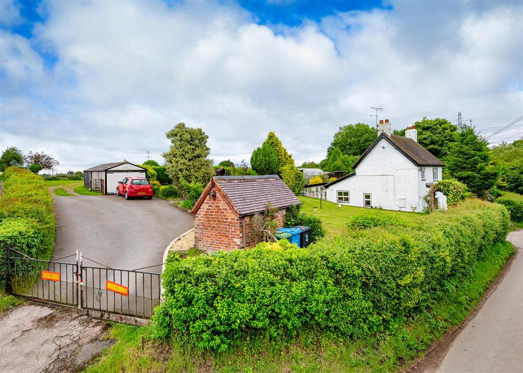Woodford Cottage-external1.jpg