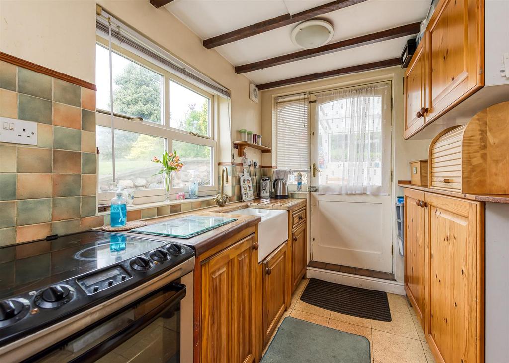 Woodford Cottage-kitchen.jpg