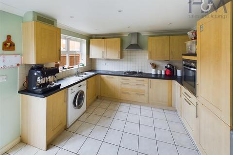 4 bedroom semi-detached house for sale, Mendip Way, Stevenage