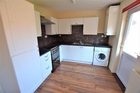 2 bedroom terraced house to rent, Kerry Close, Shaw