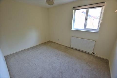 2 bedroom terraced house to rent, Kerry Close, Shaw