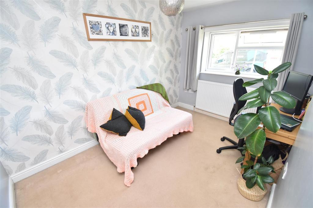 Bedroom 2.JPG