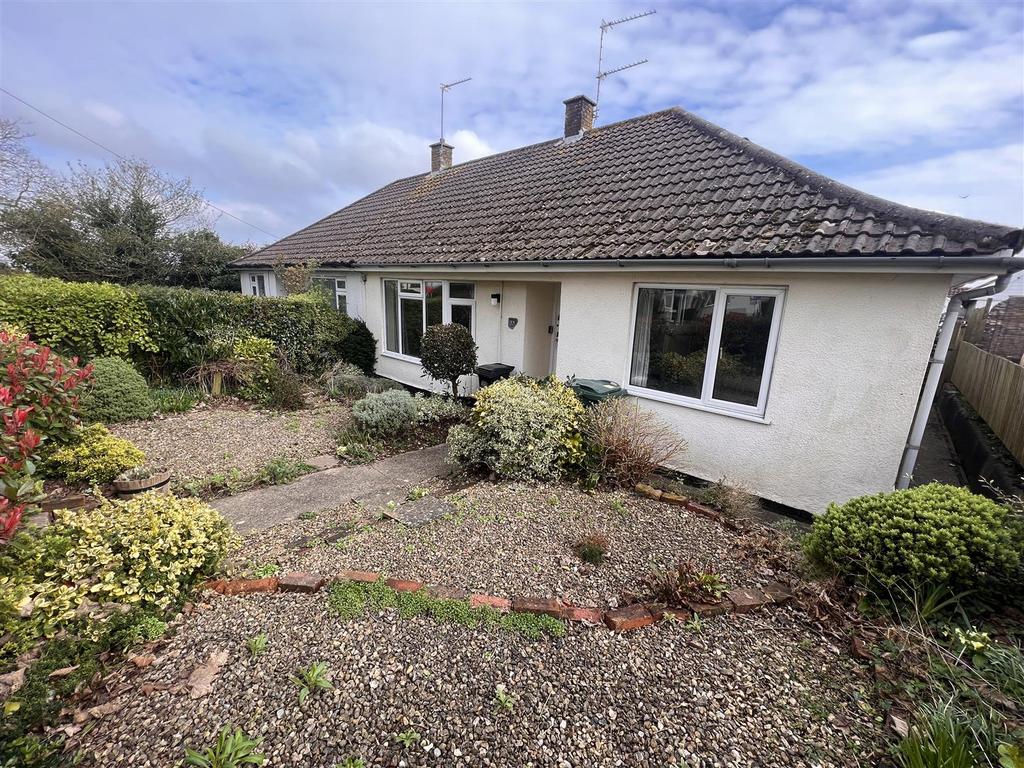 Quantock Road, Portishead 2 bed semidetached bungalow for sale £299,950