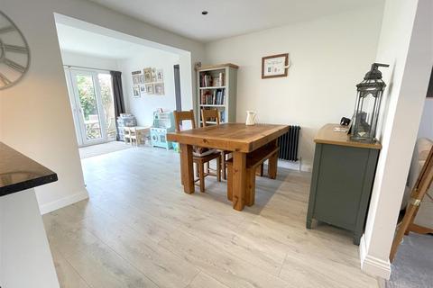 42 Abbey Road, Bingham, Nottingham, NG13 8ED