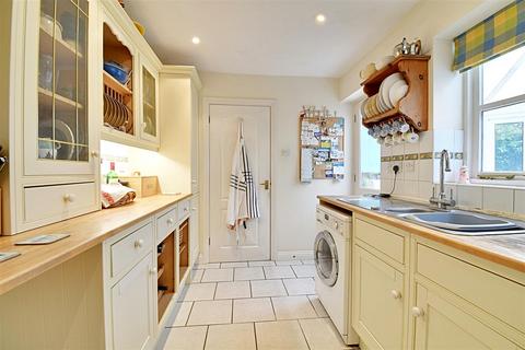 3 bedroom detached house for sale, The Elms, Hertford SG13