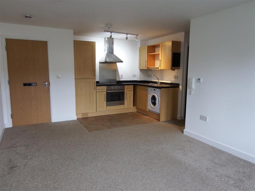 Sandy Hill, St Austell, PL25 1 bed apartment to rent £680 pcm (£157 pw)