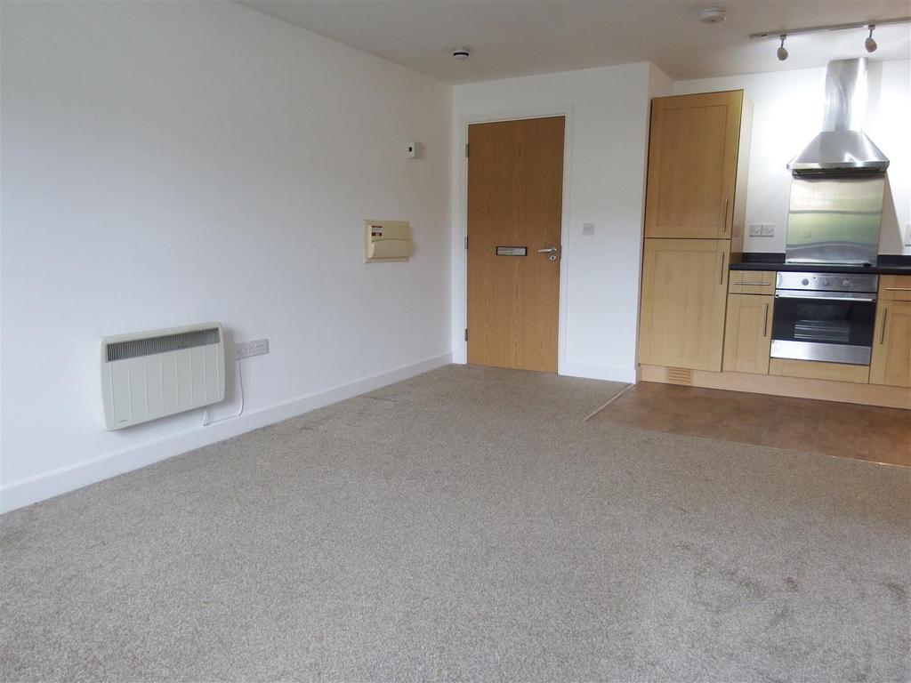 Sandy Hill, St Austell, PL25 1 bed apartment to rent £680 pcm (£157 pw)
