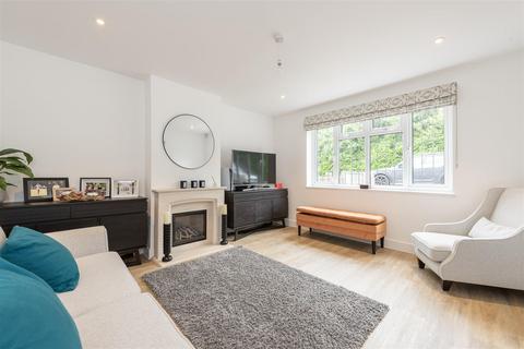 4 bedroom semi-detached house for sale, Langdale Avenue, Harpenden