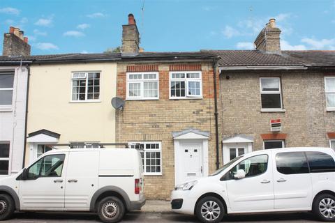 2 bedroom terraced house to rent, East Street, Salisbury SP2