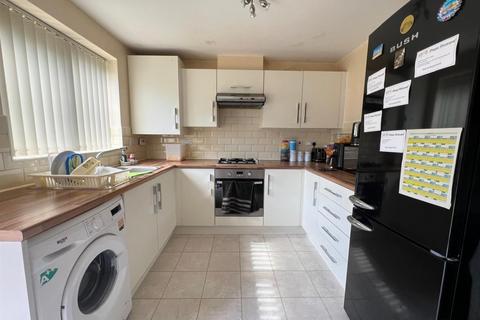 3 bedroom semi-detached house to rent, Cossington Road, Holbrooks, Coventry, CV6 4NQ