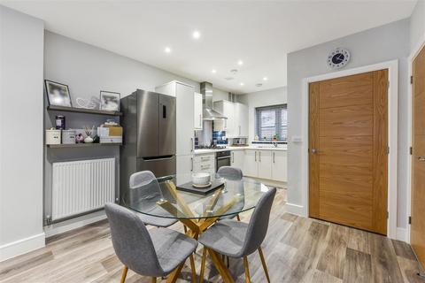 2 bedroom end of terrace house for sale, Maddoxwood, Chichester