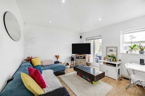 2 bedroom flat for sale, Ascalon Street, London SW8
