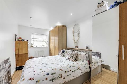 2 bedroom flat for sale, Ascalon Street, London SW8
