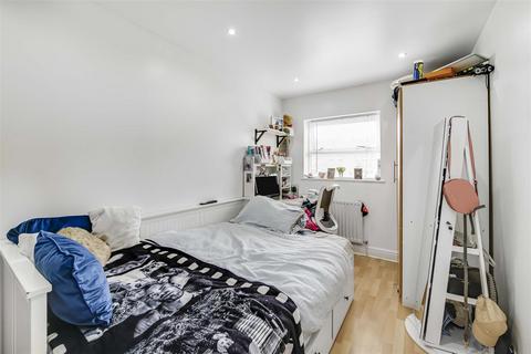 2 bedroom flat for sale, Ascalon Street, London SW8