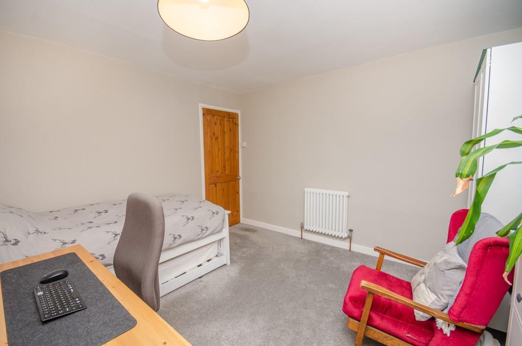 Bedroom two pic 3.jpg