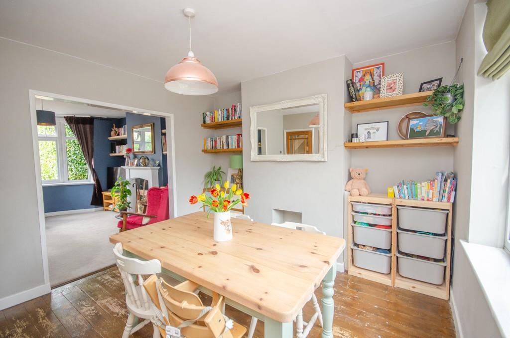 Dining area pic 2.jpg