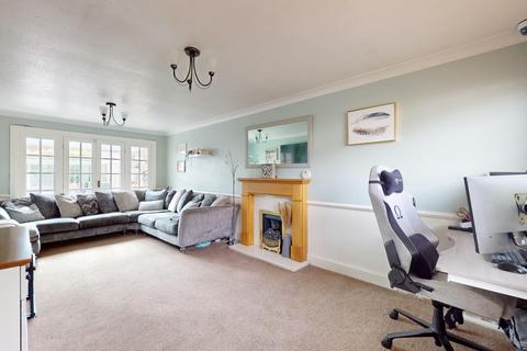3 bedroom terraced house for sale, Ifield Way, Gravesend, DA12