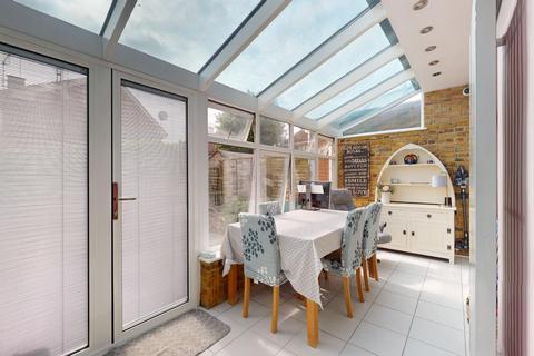 11 Ifield Way, Gravesend, DA12 5UA