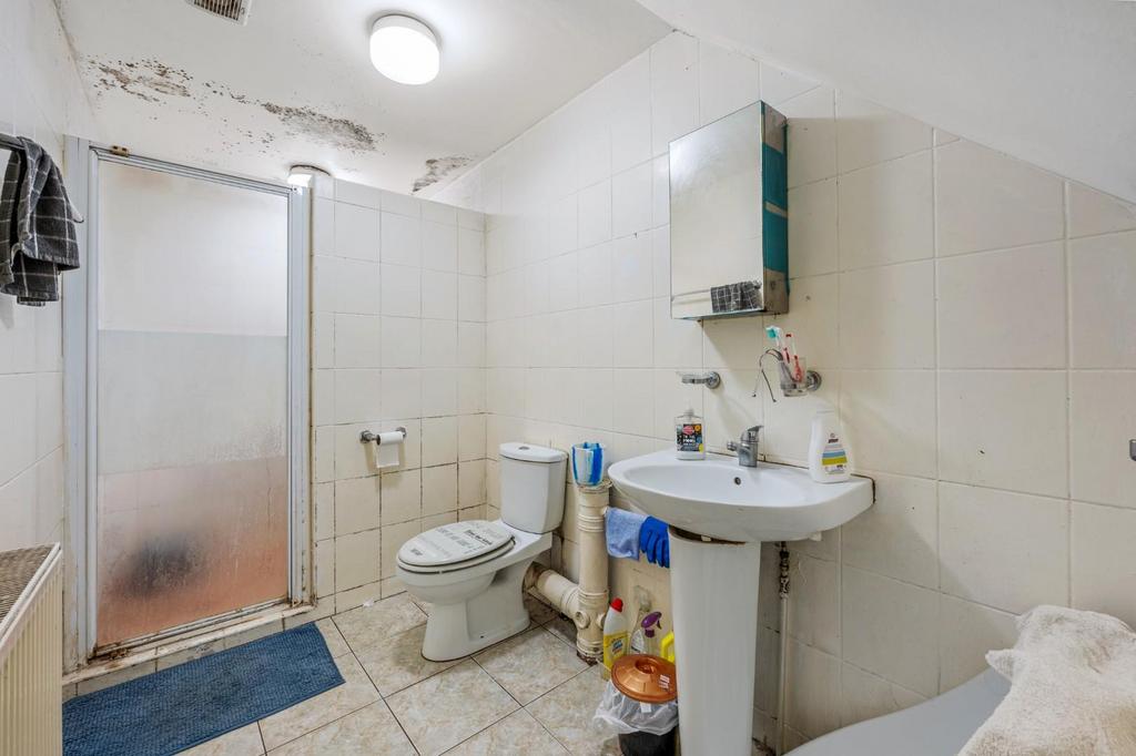 Shower/W.C.