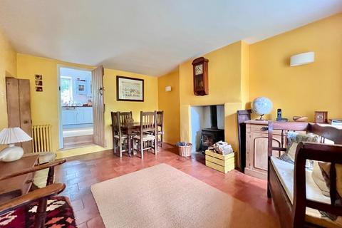 2 bedroom detached house for sale, Church Hill, Bisley