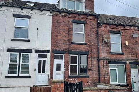 4 bedroom terraced house for sale, Aston Road, LS13